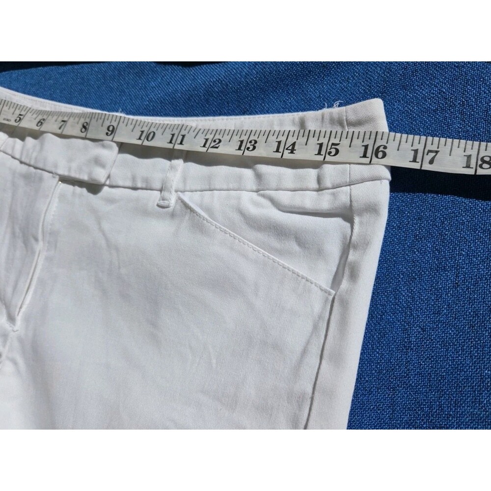 Larry Levine Petite White Cotton Shorts 10P - Picture 8 of 8
